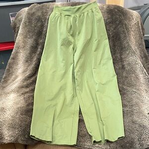 Wide-Leg Women’s Pants in Light Green